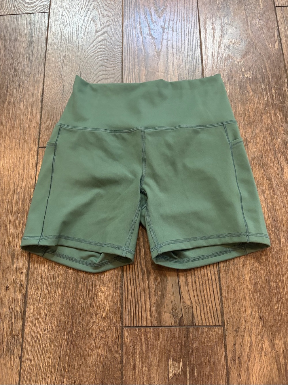 High-Waist Green Women's Active Shorts